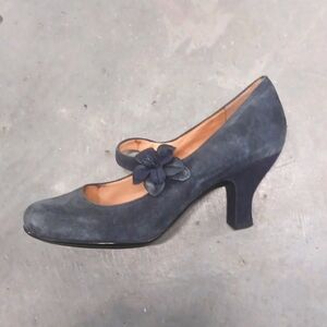 Sofft Suede Grey Pumps Heels Mary Jane 10W Wide